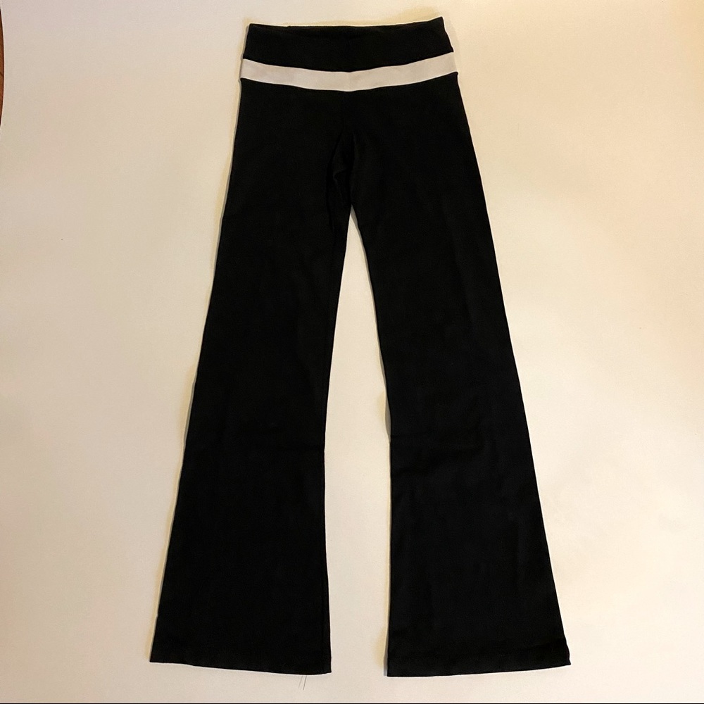 Lululemon Black flared Pants: size 4